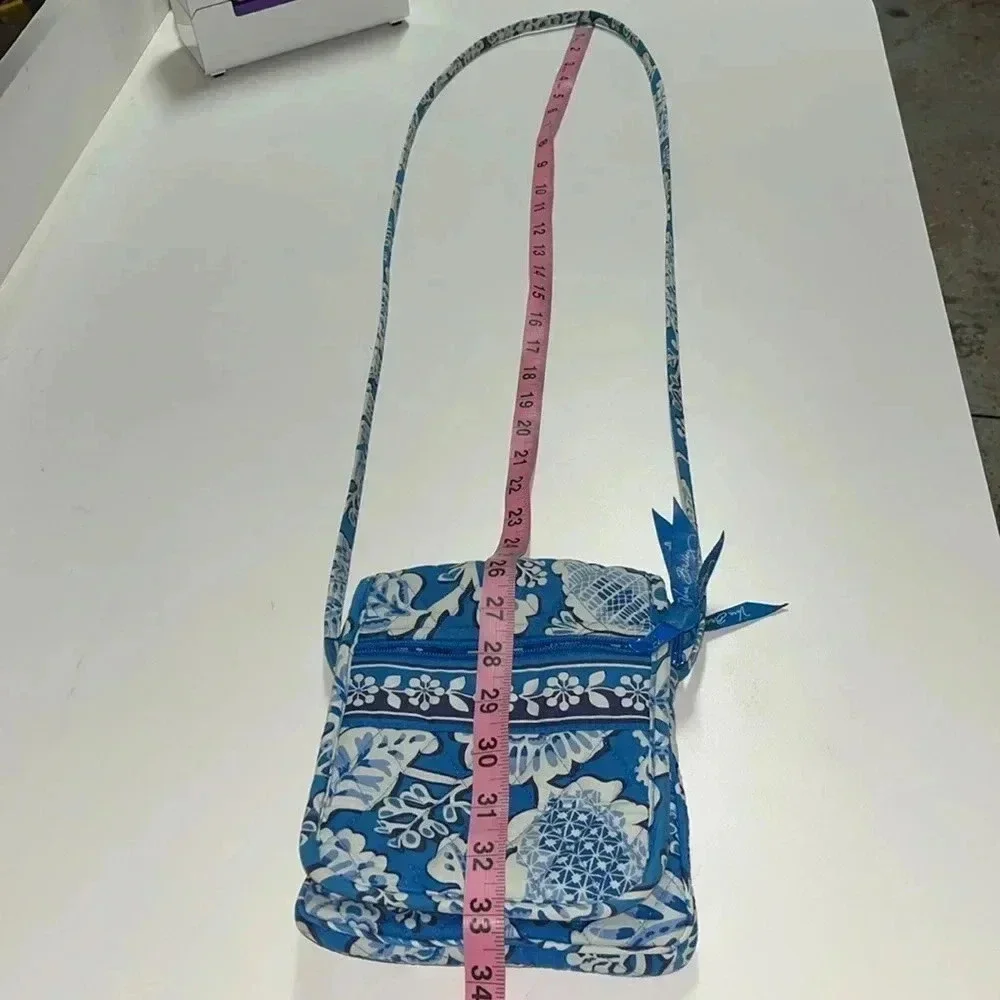 Imperfect Vera Bradley blue white paisley print crossbody‎ purse clean inside